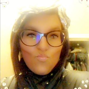 Meet your Posher, Desiree